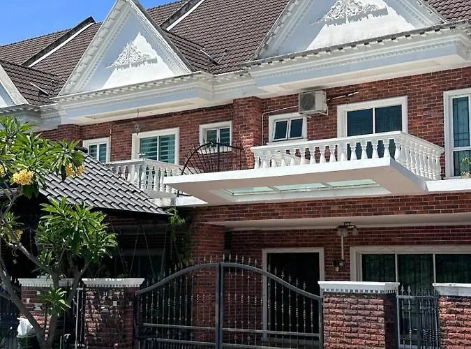Ipoh British Colonial Cozy Home
